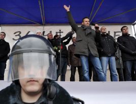 Алексей Навальный выступает на митинге «За честные выборы» в центре Санкт-Петербурга. 25 февраля 2012 года (Фото: Руслан Шамуков / ТАСС / Forum)