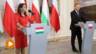 Prezydent RP Andrzej Duda (P) i prezydent Węgier Katalin Novak (L) podczas konferencji prasowej  (fot. PAP/Leszek Szymański)