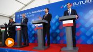 Premierzy: Polski Mateusz Morawiecki (P), Czech Petr Fiala (2L), Węgier Viktor Orban (L) oraz Słowacji Eduard Heger (2P(fot. PAP PAP/Leszek Szymański)