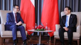 Premier Mateusz Morawiecki oraz premier Chin Li Keqiang podczas spotkania w Dubrowniku (fot. PAP/Paweł Supernak)