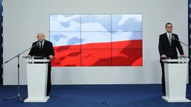 Prezes PiS Jarosław Kaczyński i premier Mateusz Morawiecki cieszą się rosnącym zaufaniem (fot. PAP/Paweł Supernak)