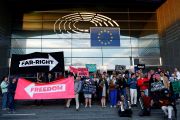 Акция около здания Европейского парламента в день выборов в Европейский парламент в Брюсселе. Бельгия, 9 июня 2024 года (Фото: Piroschka Van De Wouw / Reuters / Forum)