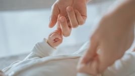 Urodziło się pierwsze dziecko z programu rządowego wsparcia in vitro. Fot. oatawa/ Shutterstock