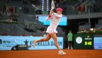 Tennis: Świątek strolls into WTA 1000 quarterfinals in Madrid