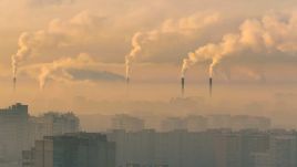Na posiedzeniu Rady Europejskiej premier zaproponuje, by zaprzestać możliwości spekulowania uprawnieniami do emisji CO2  (fot. Shutterstock/ aapsky)