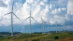 Rządowy projekt noweli ustawy o inwestycjach w zakresie elektrowni wiatrowych oraz niektórych innych ustaw wpłynął do Sejmu w połowie lipca ub.r.  (fot. Shutterstock/KIDSADA PHOTO)