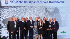 W imieniu prezydenta Andrzeja Dudy odznaczenia wręczyła szefowa KPRP Grażyna Ignaczak-Bandych (fot. KPRP/Marek Borawski)