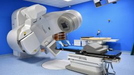 Urządzenie do radioterapii w Szpitalu Morskim im. PCK w Gdyni (fot.arch. PAP/Adam Warżawa)