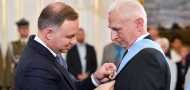 Prezydent RP Andrzej Duda (L) i odznaczony Orderem Orła Białego Piotr Naimski (P) (fot. PAP/Radek Pietruszka)