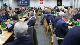 Wspólne posiedzenie sejmowych Komisji Administracji i Spraw Wewnętrznych oraz Komisji Obrony Narodowej (fot. PAP/Wojciech Olkuśnik)