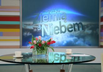 Między Ziemią a Niebem