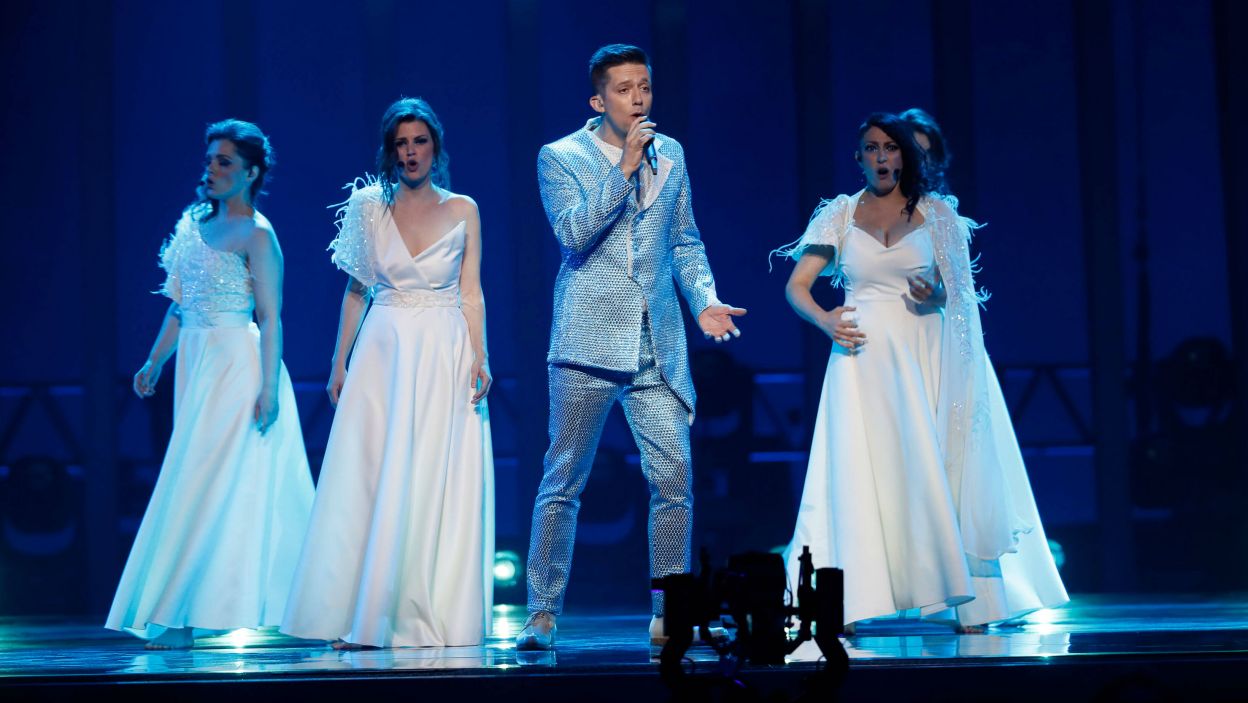 „Inje”, czyli romantyczna ballada reprezentanta Czarnogóry wprowadziła na scenę trochę spokoju. Klimatycznego utworu nie usłyszymy jednak w finale (fot. Andres Putting/eurovision.pl)
