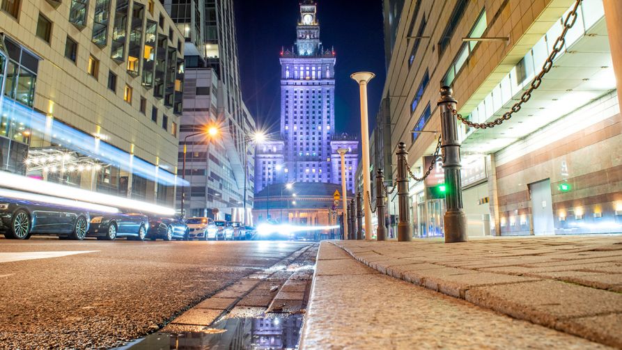 Lista klientów agencji zaczęła krążyć po Warszawie i stała się przedmiotem handlu (fot. Shutterstock/Nate Hovee)