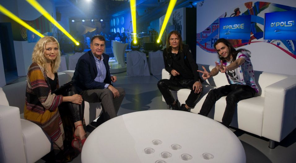 Robertowi Gawlińskiemu w wyborze zwycięzcy pomagał syn Benjamin, członek Wilków (fot. N. Młudzik/TVP)