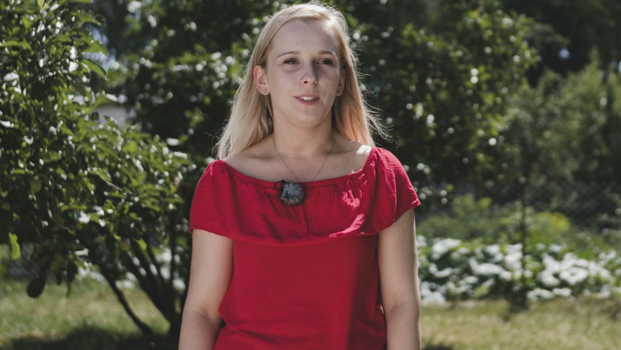 – Na swój ślub ubrałabym się w białą suknię z trenem, długi welon... – Ewelina wcale nie wyklucza ślubnych planów... (fot. TVP)