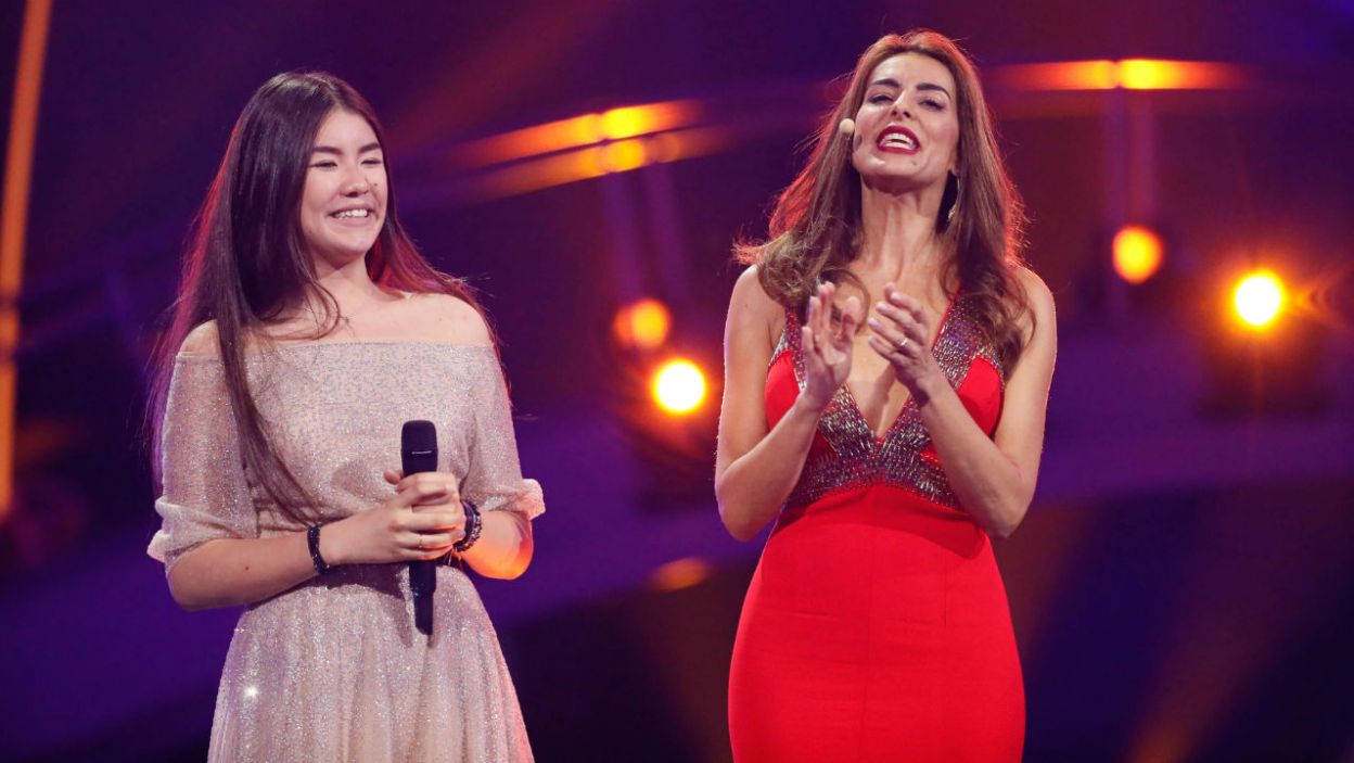 Pojawiła się także zwyciężczyni Eurowizji Junior. Polina Bogusiewicz reprezentowała Rosję (fot. Andreas Putting/eurovision.tv)
