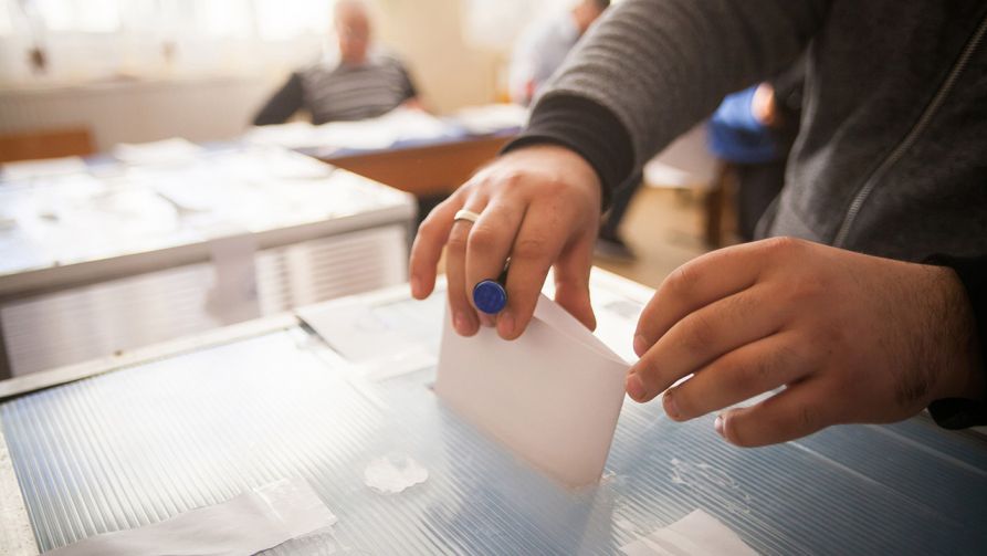 I tura wyborow samorządowych odbędzie się 21 października (fot. Shutterstock/Alexandru Nika)